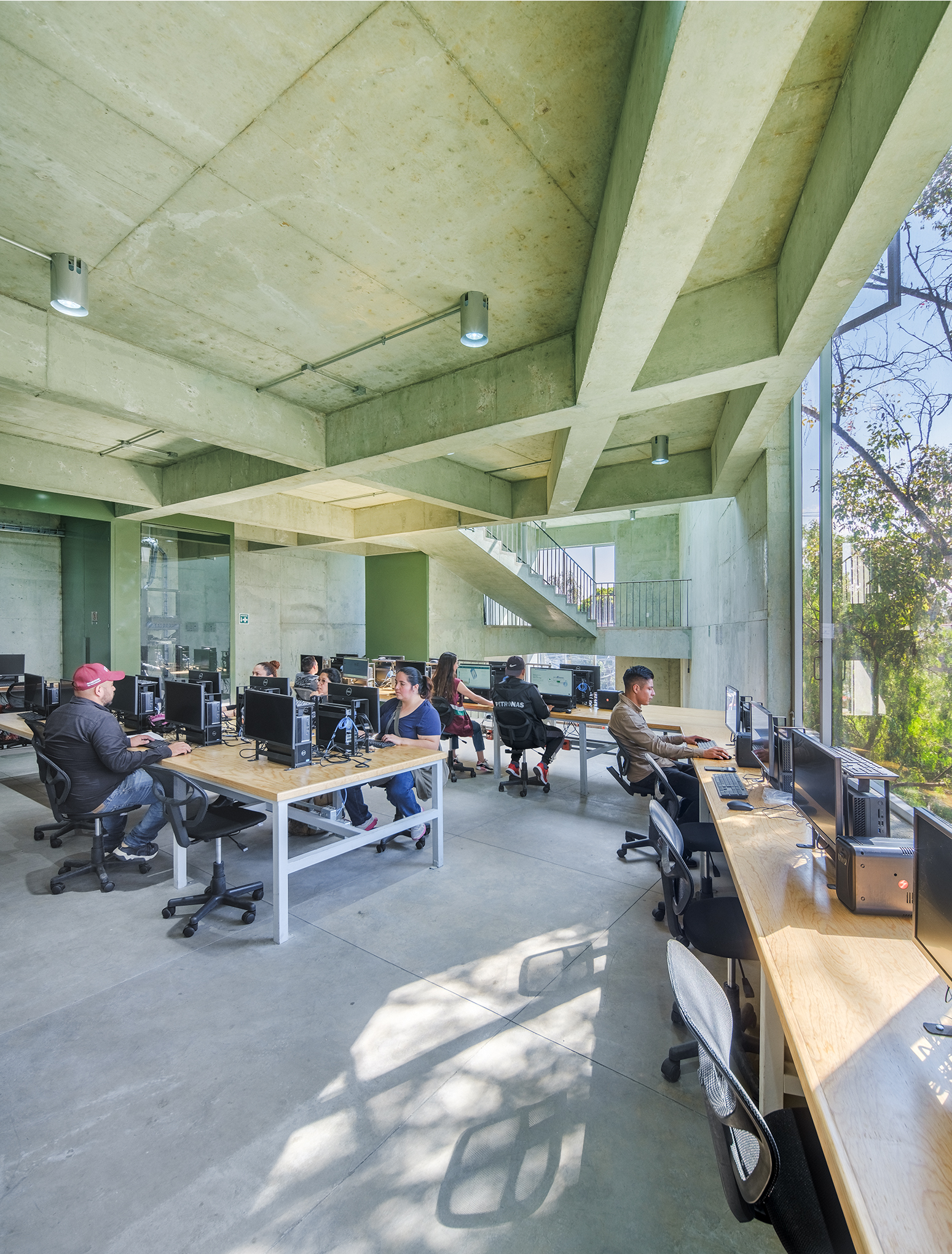 墨西哥市推動 PILARES 計畫：WORKac 與 Ignacio Urquiza Arquitectos 用綠色混凝土建造社區活動中心，在弱勢地區點燃希望之光 | FAM-25