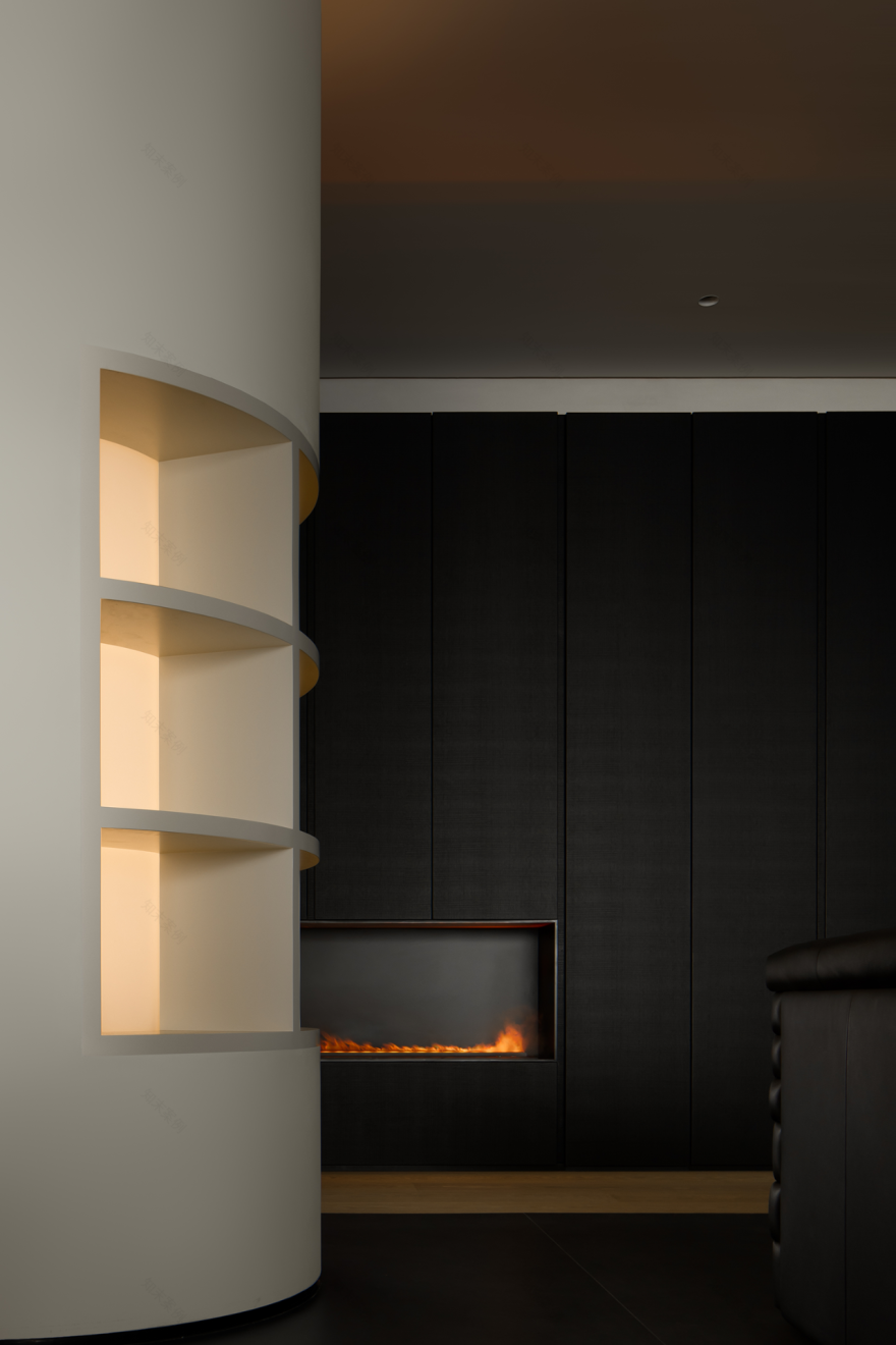 黑与光的对话丨中国广州丨姚国健室内工作室-2