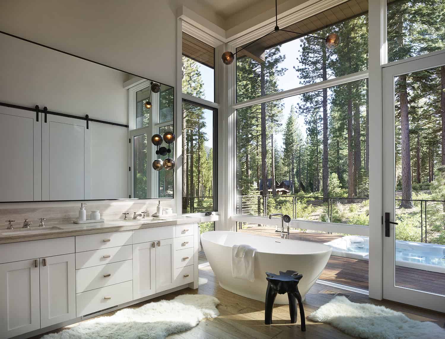 Enchanting mountain retreat in Truckee surrounded by an idyllic setting-15