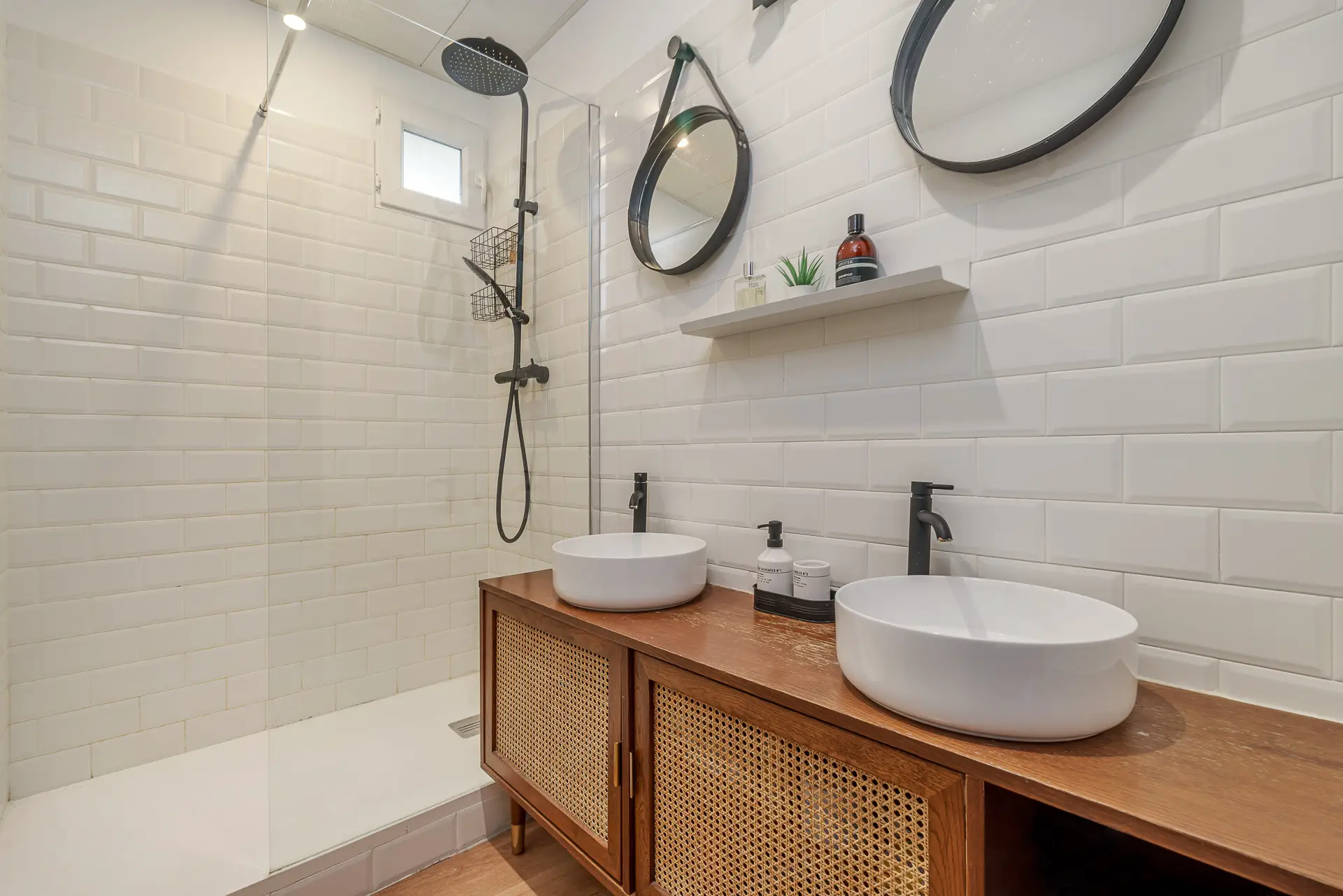 马赛一套翻新的公寓，可看到守护圣母院的景色-12