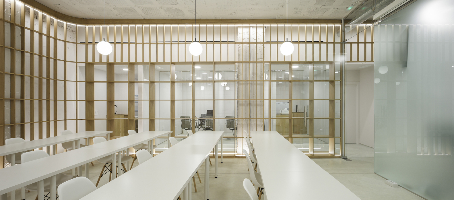 自然光与功能优化的牙科诊所设计-16