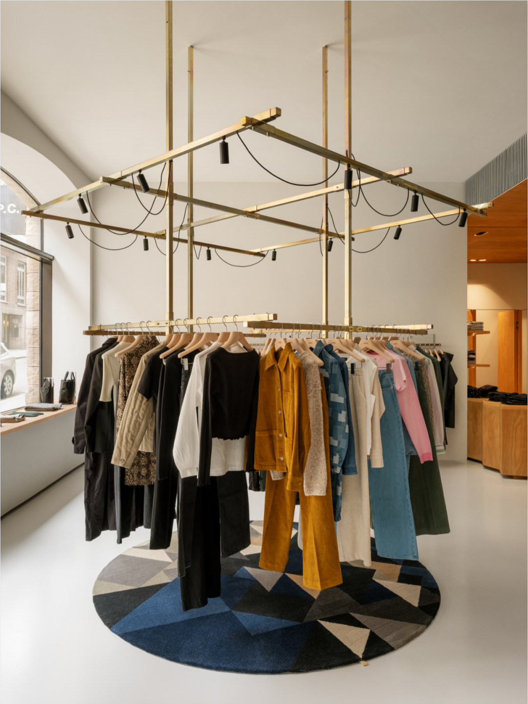 瑞典首家 A·P·C· 门店丨瑞典斯德哥尔摩丨OSO 建筑事务所-4