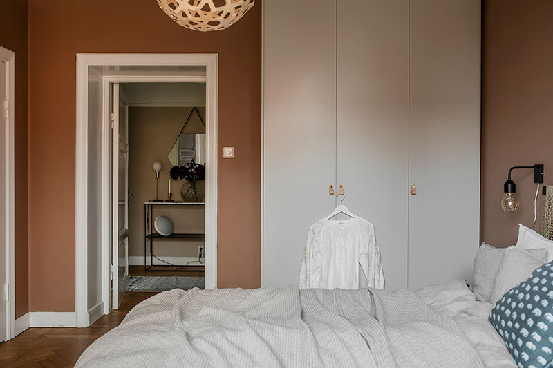 斯德哥尔摩 87 平米公寓 | olive living room and terracotta bedroom-22