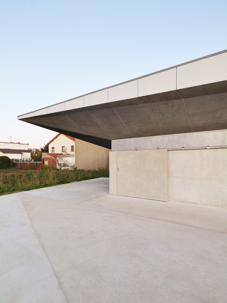 折纸式雕塑感的混凝土体育馆设计丨戈者设计-7