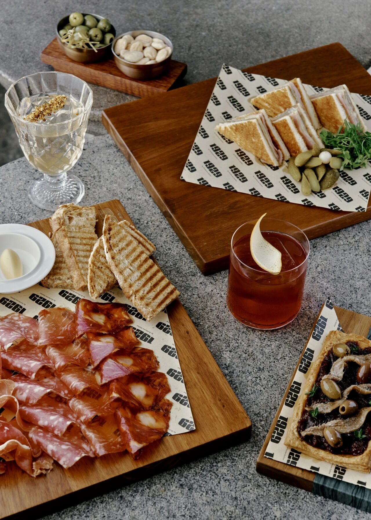 西餐厅丨中国上海丨SURV Design（设计师Alex Moh）-1