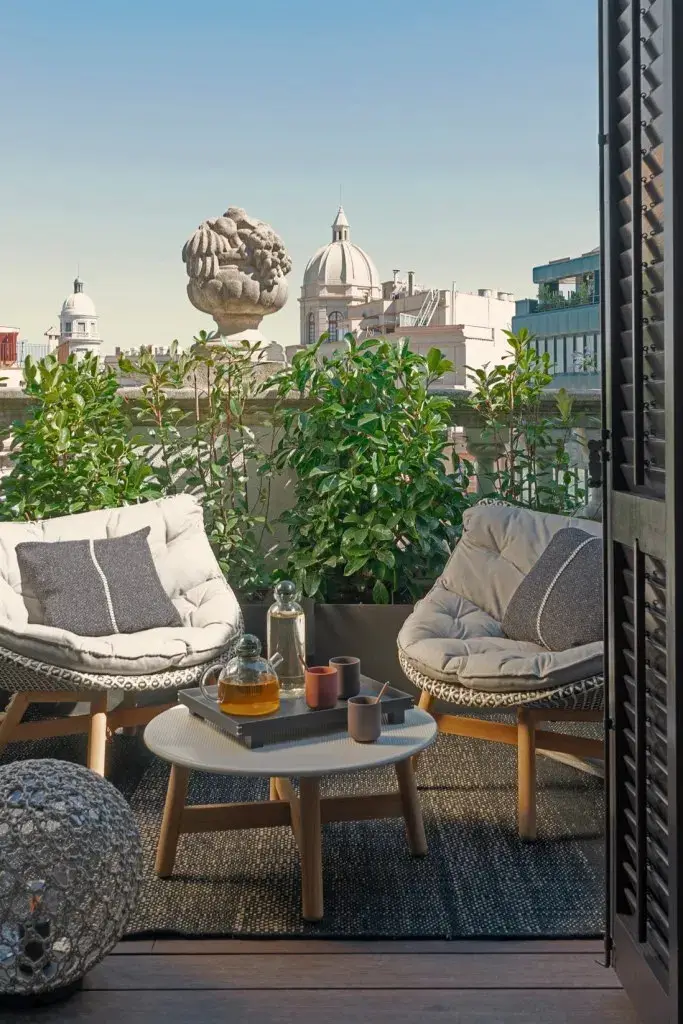 巴塞罗那古典建筑中的现代顶层公寓-24