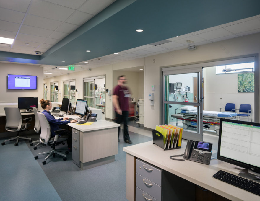 UCHealth 朗斯峰医院丨美国科罗拉多丨EYP Architecture & Engineering-12