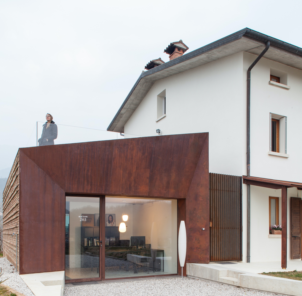 意大利乡村风格的家庭珠宝仓库展示空间-23