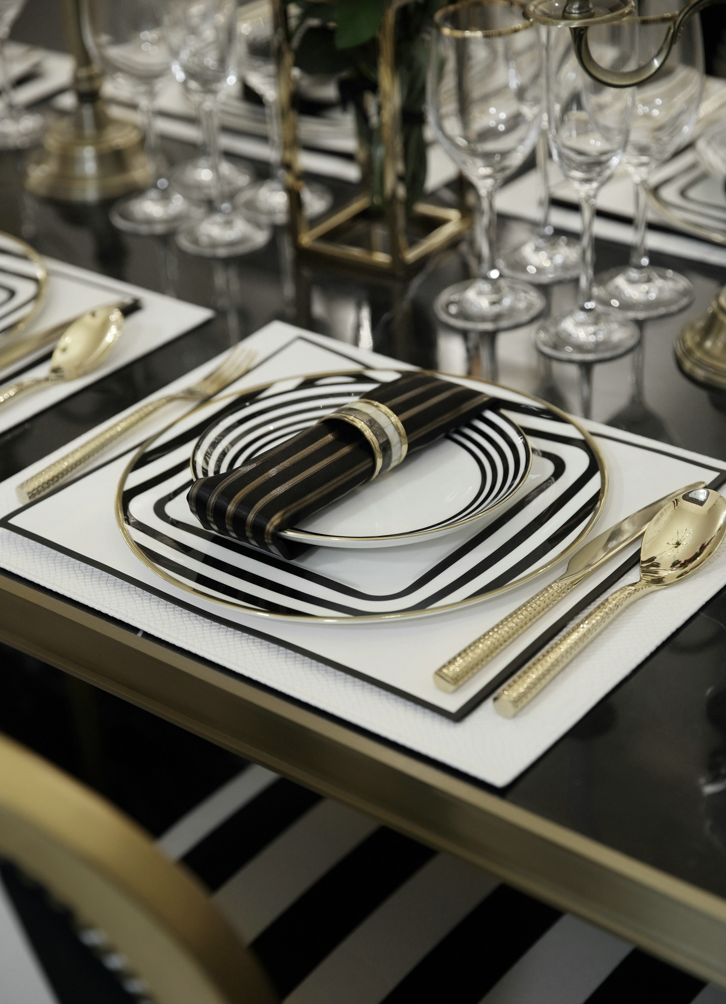 黑白色调演绎的电影主题样板房-28