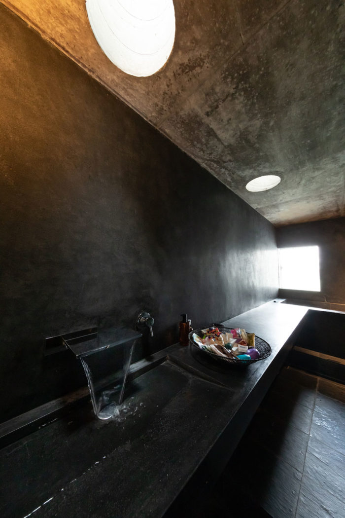 外に閉じ中に開く緑の家緑道の緑と一体化したRC造の立体庭園 | Green | 100%LiFE-8