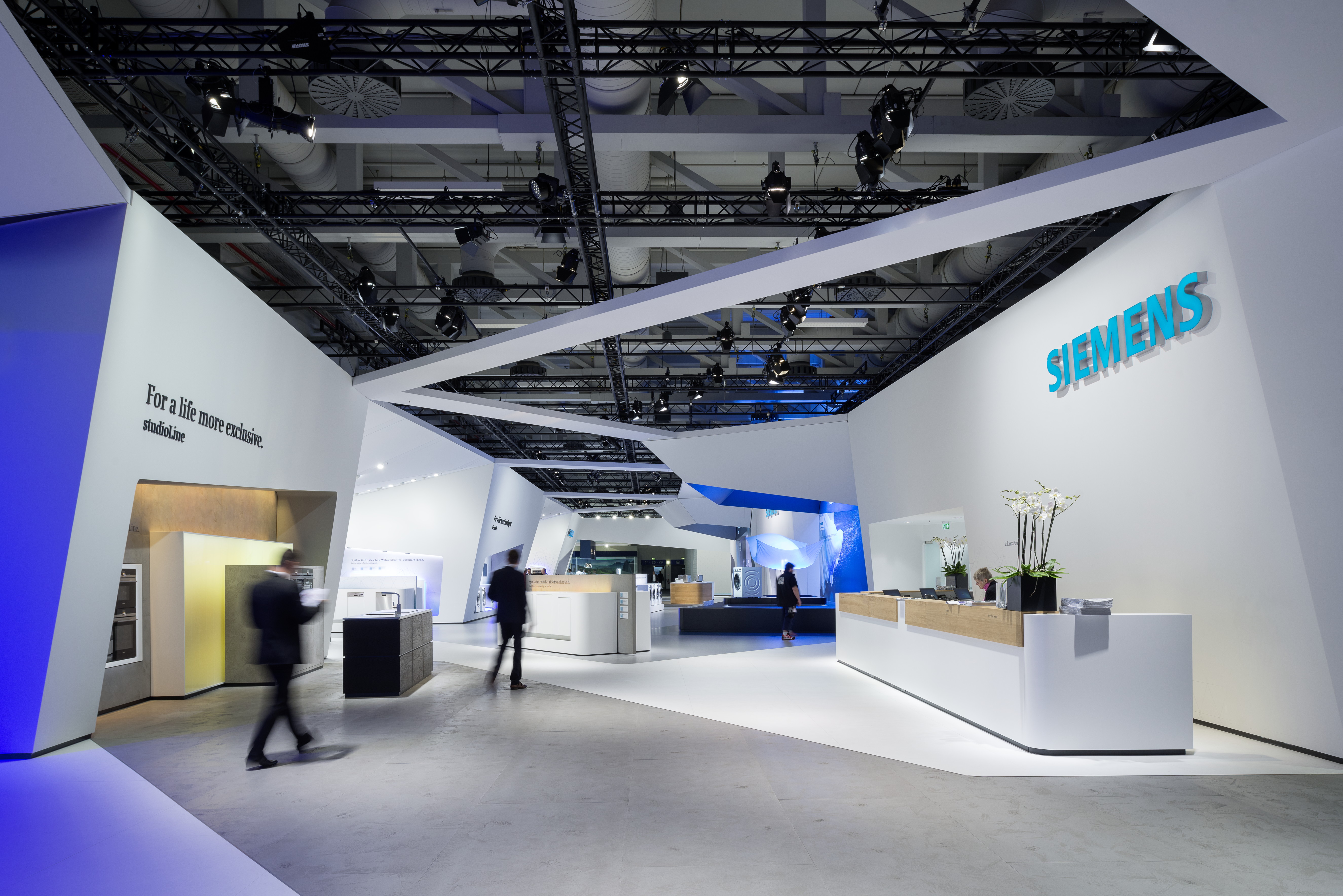 未来生活体验馆——SCHMIDHUBER 的 SIEMENS IFA Berlin 2015 展位设计-12