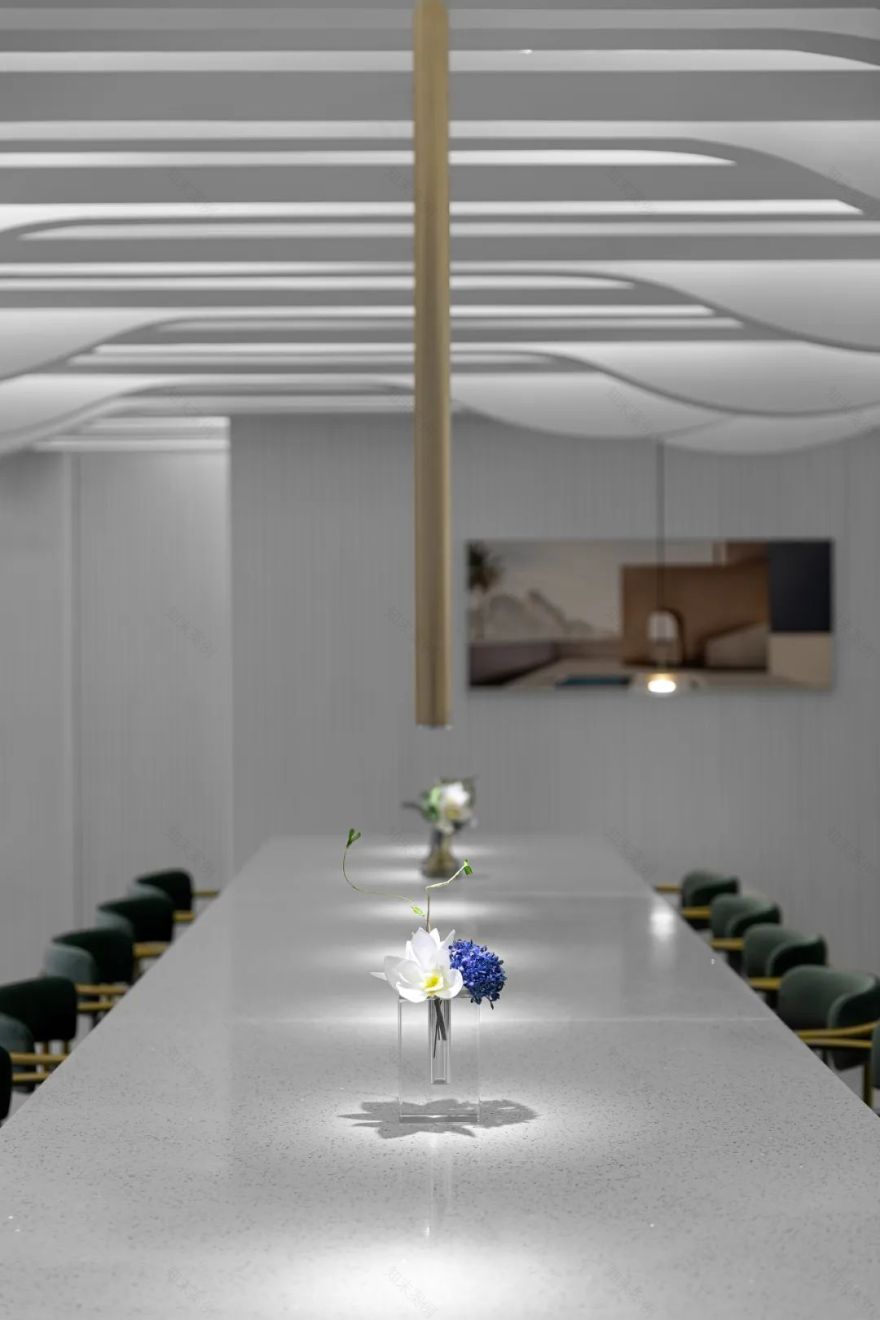 杭州恋燕紫涵“鸟巢”概念店,极简趣味与空间美学结合-44