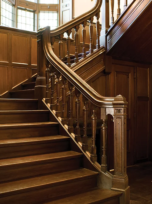 劳伦斯公园都铎式建筑（注：Tudor常见有都铎王朝；都铎式建筑风格等意思，这里结合Lawrence Park推测大概率是指都铎式的风格或建筑类型，比如是某小区内采用了都铎式风格建造的房屋等，如果有更多背景信息可得到更精准结果） 丨CASEY DESIGN | PLANNING GROUP INC.-1