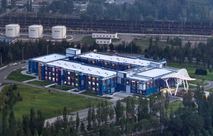 鄂尔多斯矿坑研学酒店丨蒙古丨上海交通大学奥默默工作室-4