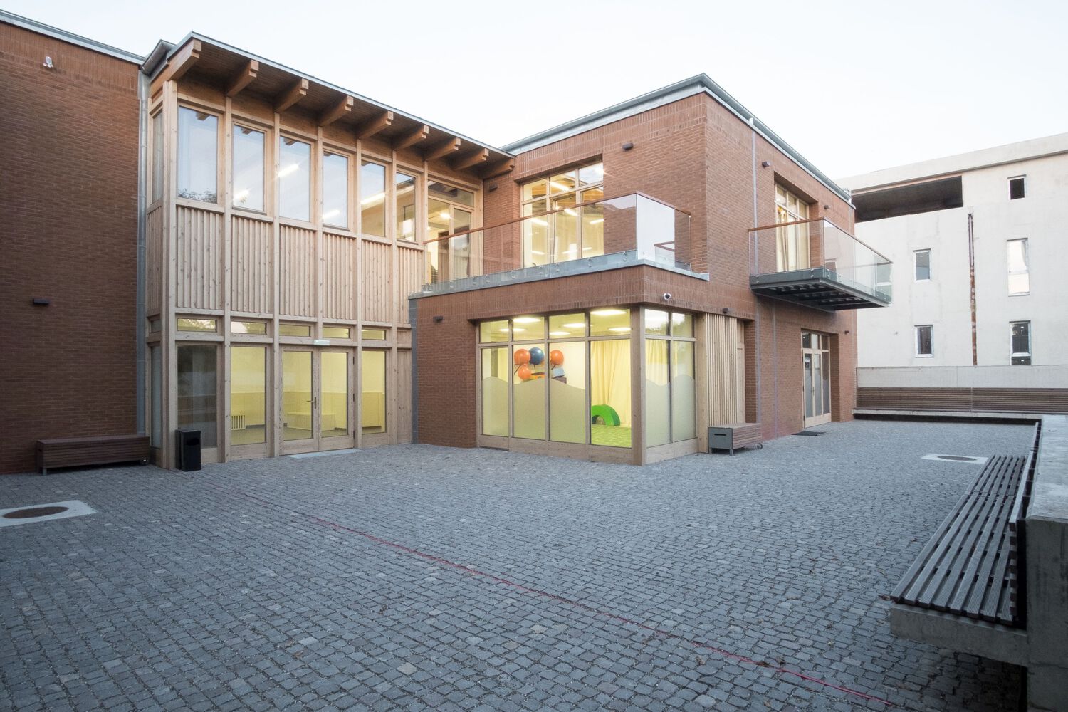 Târgu Mureș市爱心创新与生活质量社会中心丨罗马尼亚丨TEKTUM-16