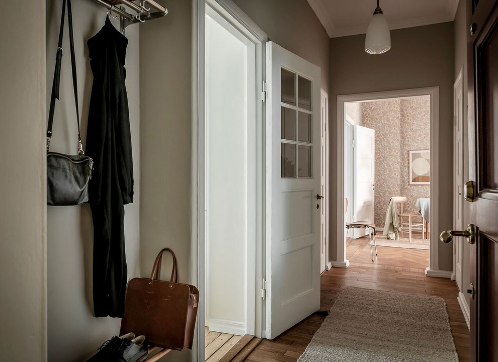 瑞典哥德堡公寓的花卉墙纸餐厅设计-25