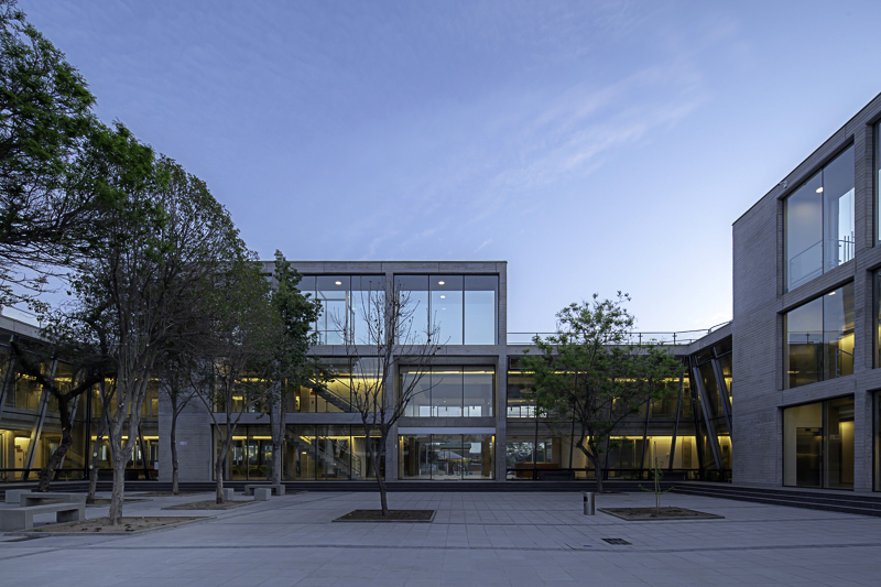 智利圣地亚哥贫困社区新市政厅建筑-32