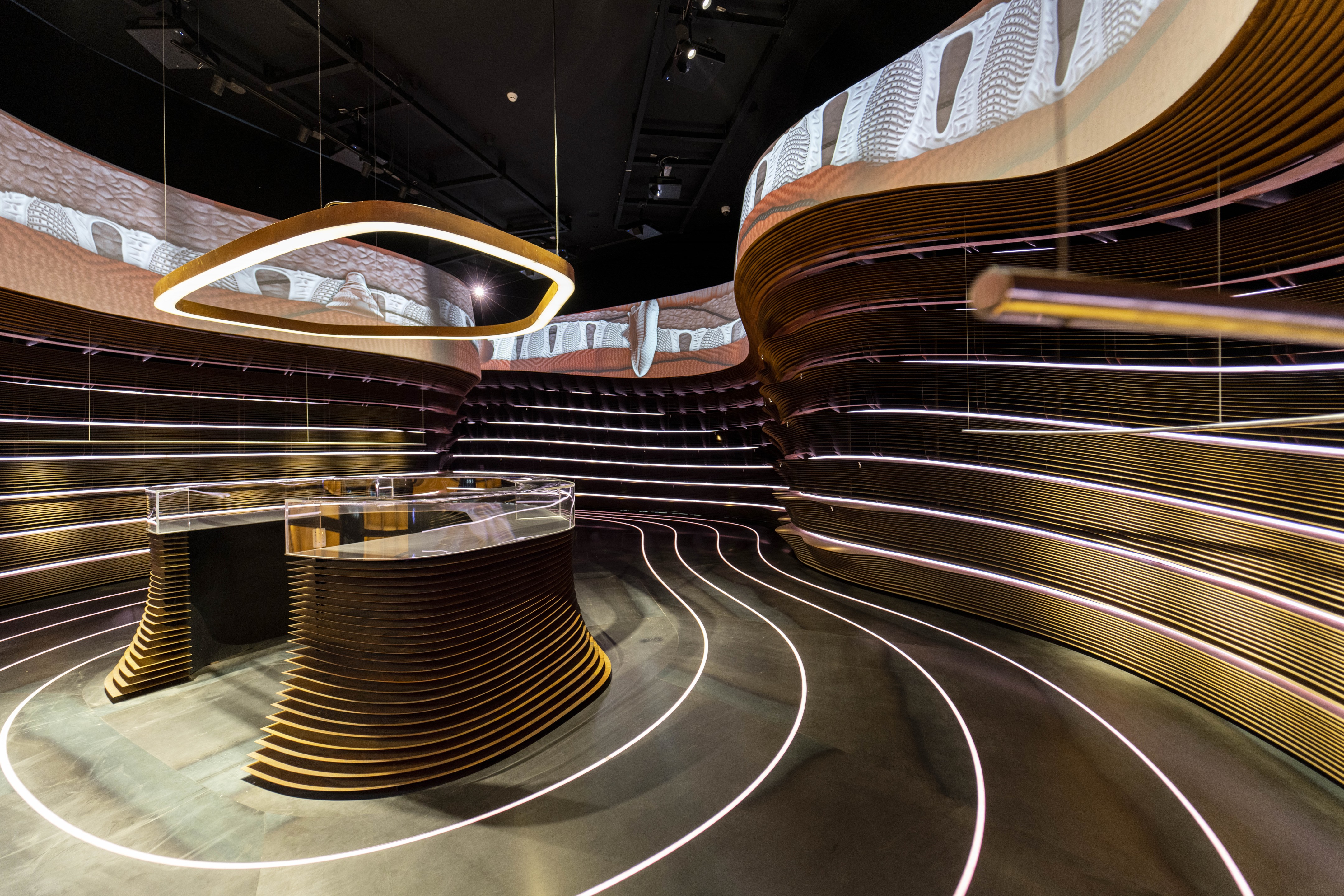 PresentedBy 鞋店丨卡塔尔多哈丨External Reference-5