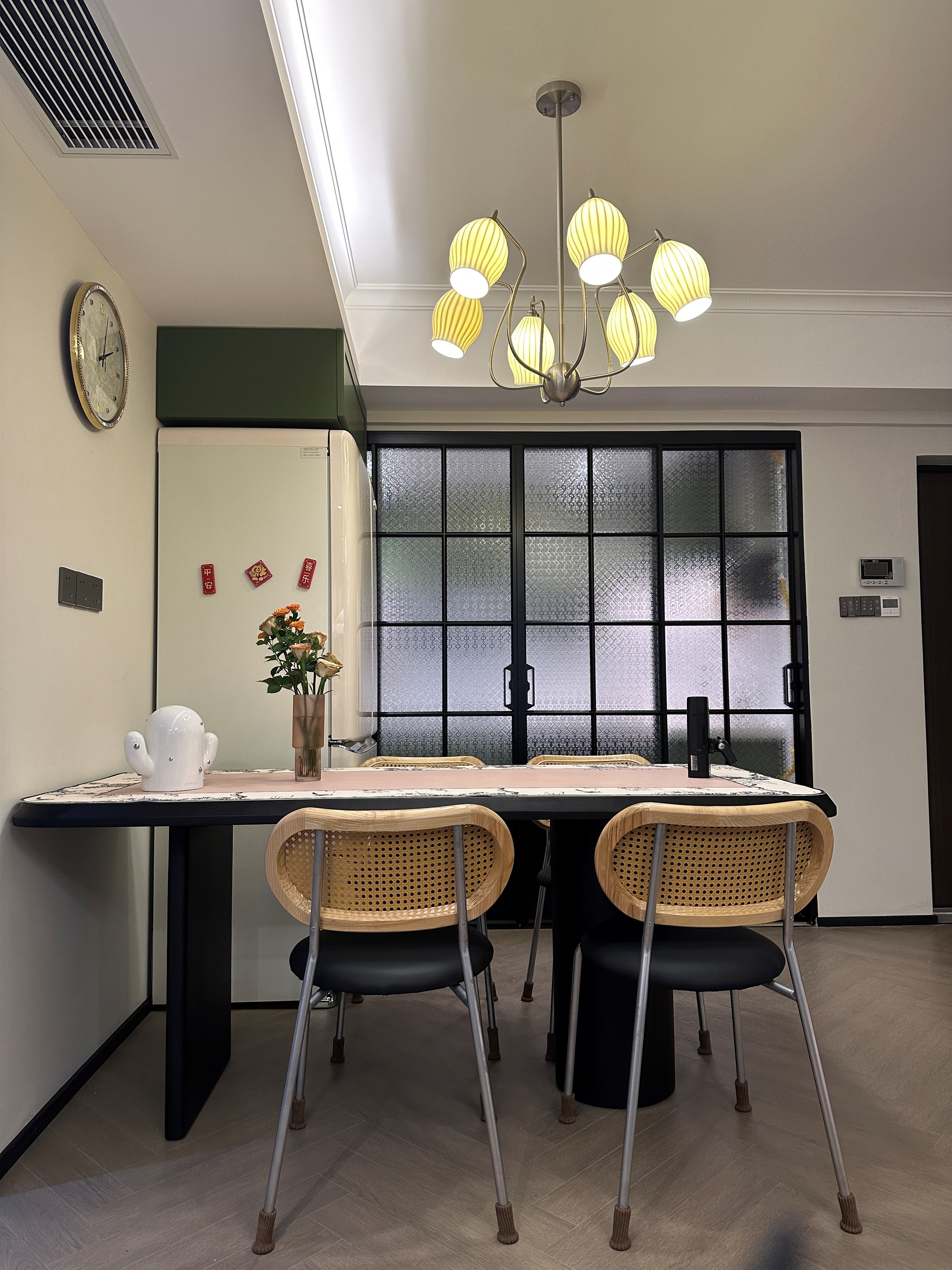 《弥·秘》老钢窗拱形门小复古住宅设计-23