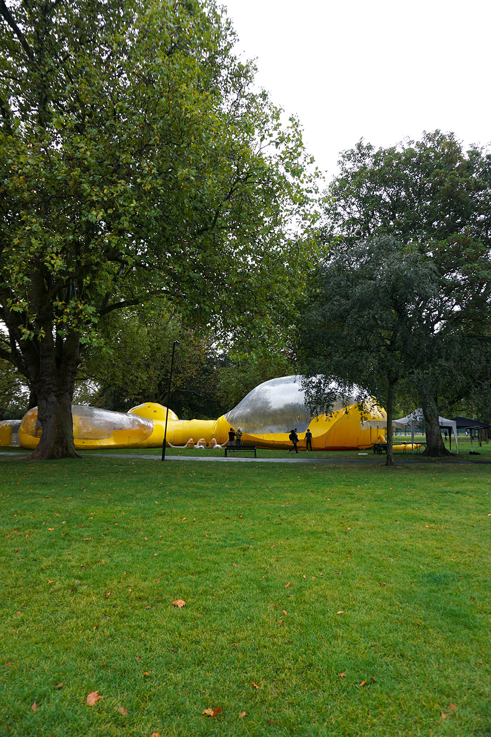 东伦敦的黄色大泡泡 / Dosis-48