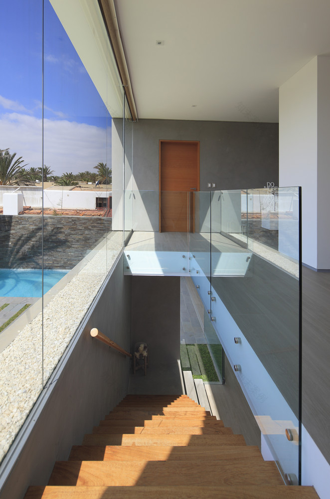 Peru 海滨别墅 | 透明空间与自然元素完美融合-49