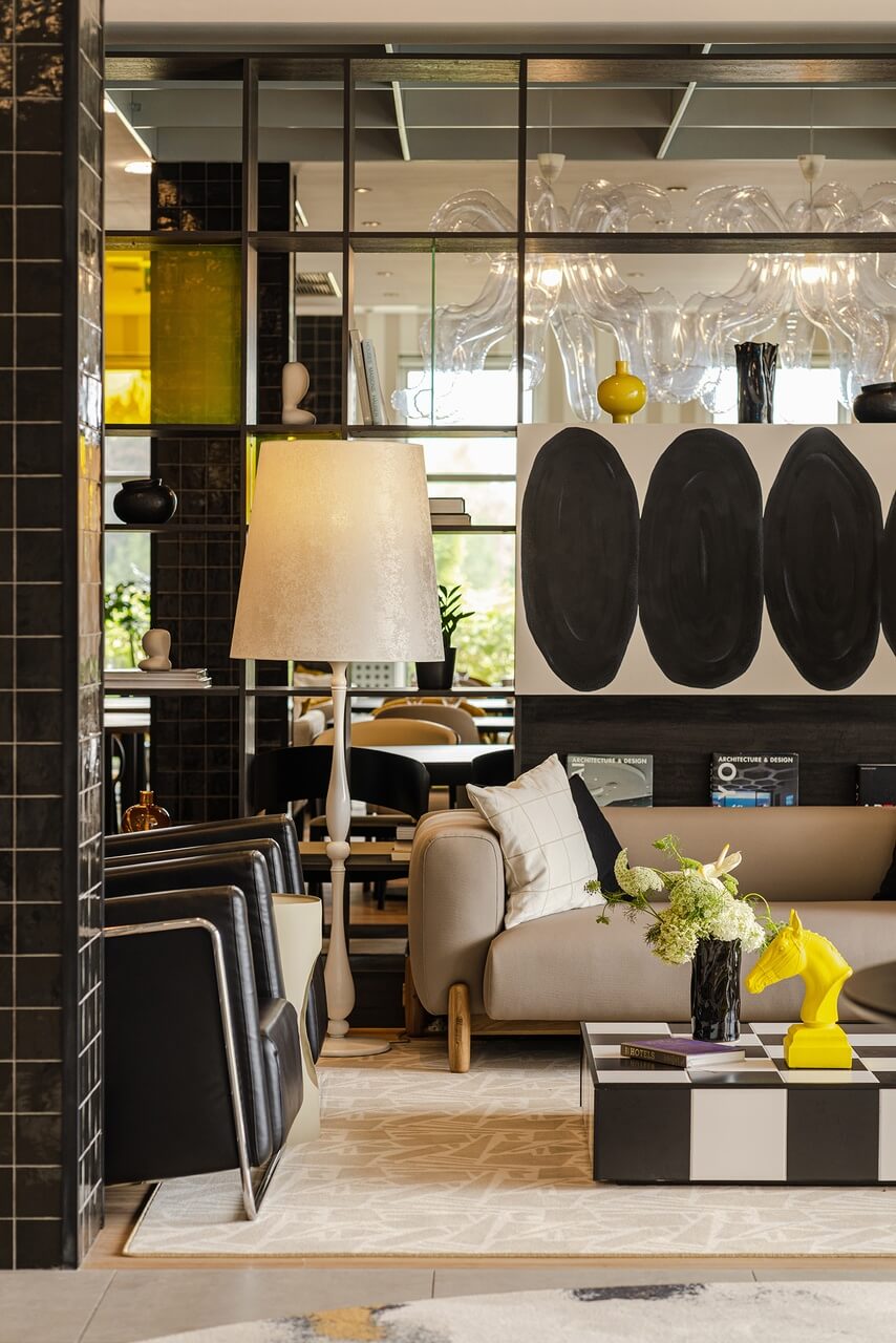 Warszawski hotel Ibis - wnętrza z motywem szachowych wątków - PLN Design-12