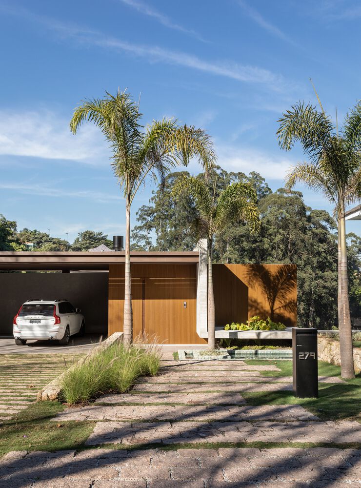 RZ Residence · 巧妙利用地形的现代简约住宅设计-21