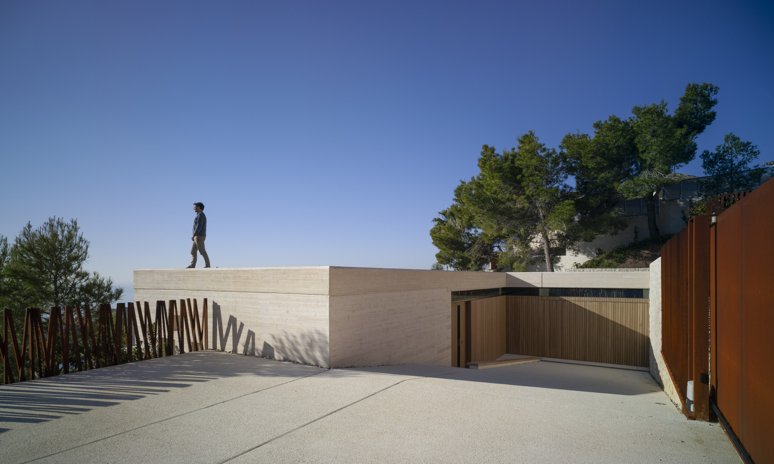 嵌入山体的独特度假屋-35