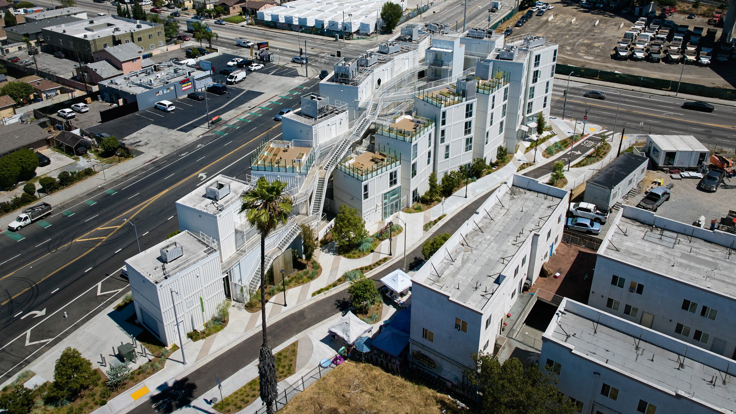 公寓建筑丨美国洛杉矶丨LOHA(Lorcan O'Herlihy Architects)-0