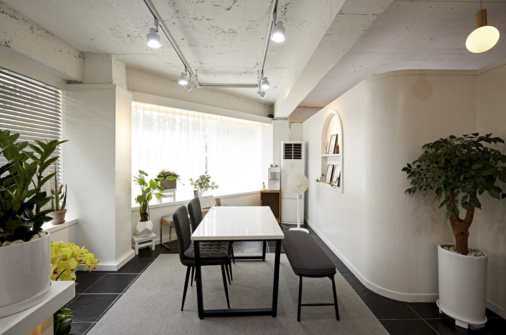 25 平米皮肤诊所的极简设计魅力-6