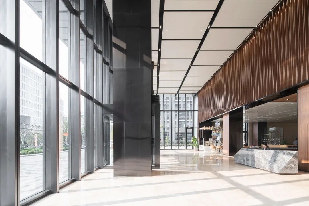 螺旋阳台办公空间,连接室内外的创意设计-21