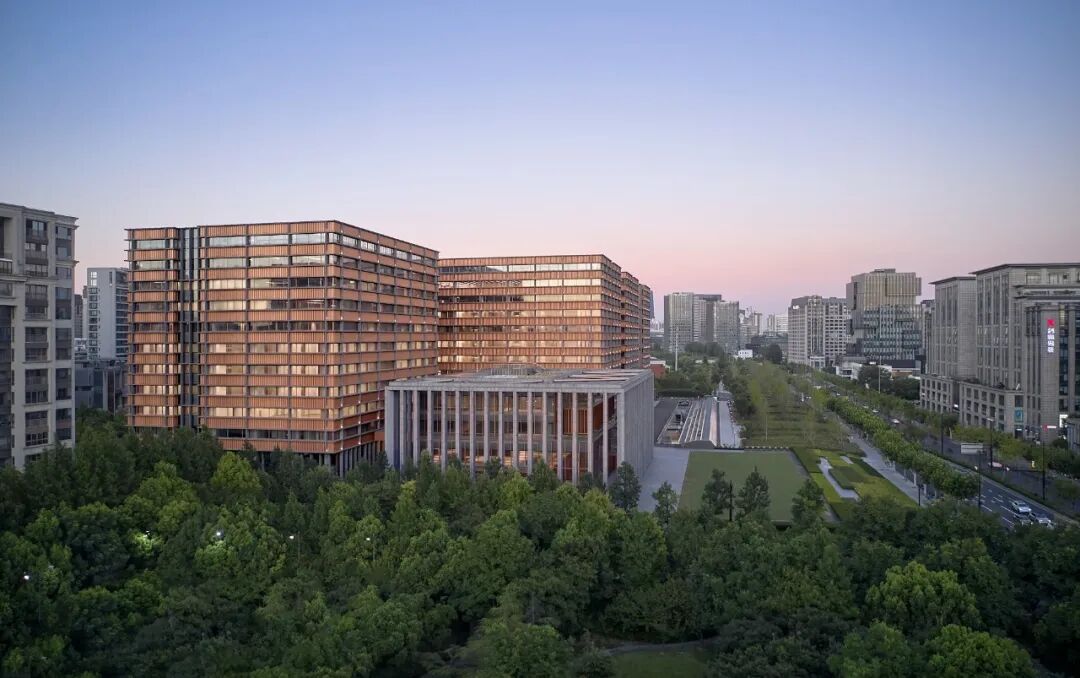 上海现代汽车服务产业集聚区尚鸿商务中心丨中国上海丨致正建筑工作室等多家机构-1