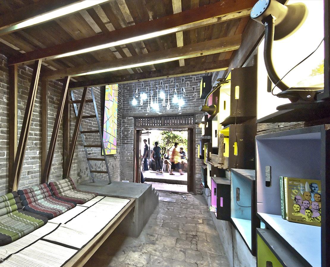 经济实惠的老市场图书馆设计-3