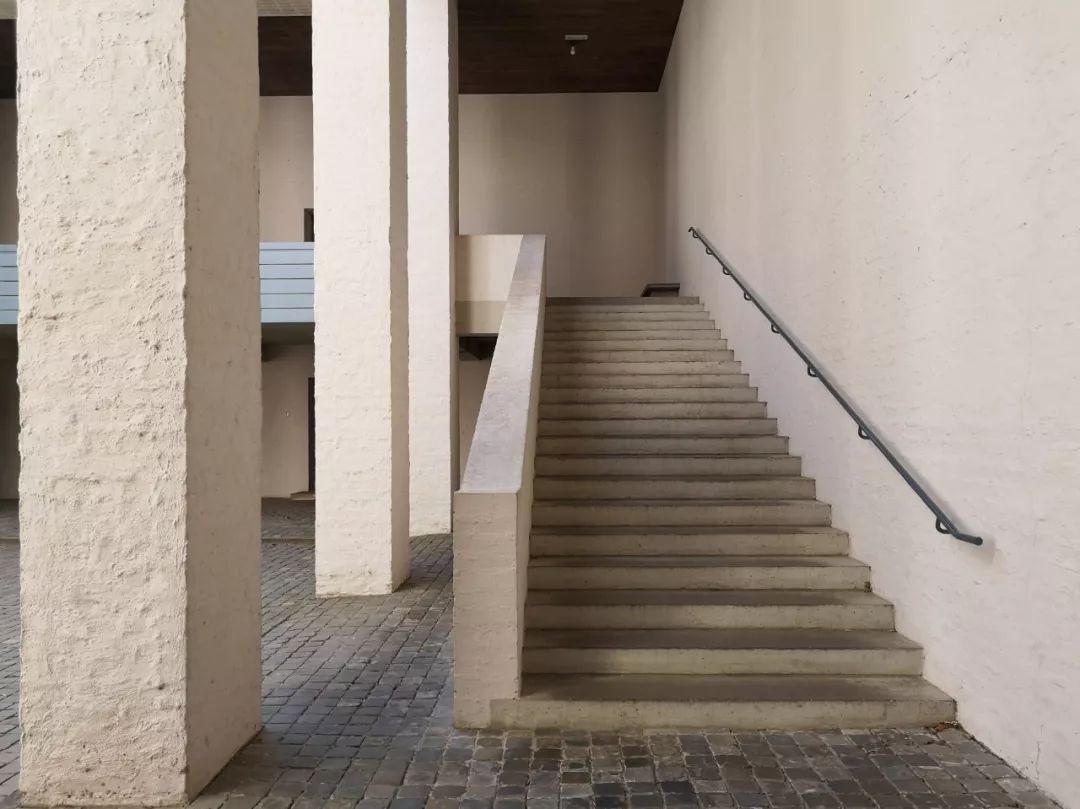 见筑l经典、传统、革新：“老中青”三代教堂大PK-52