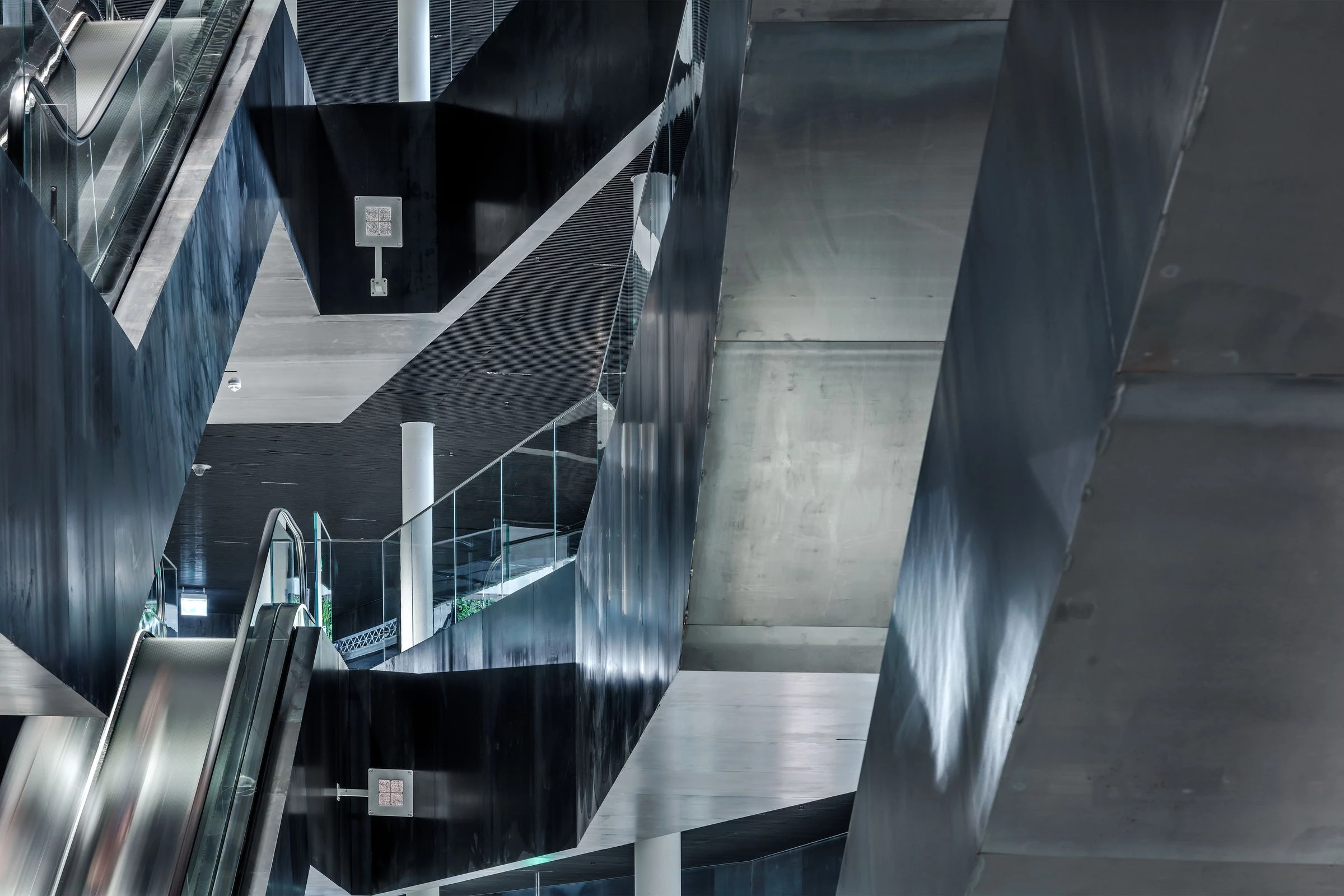 瑞士 Flims 多功能中心——山地风格与经济可持续性的完美结合-11