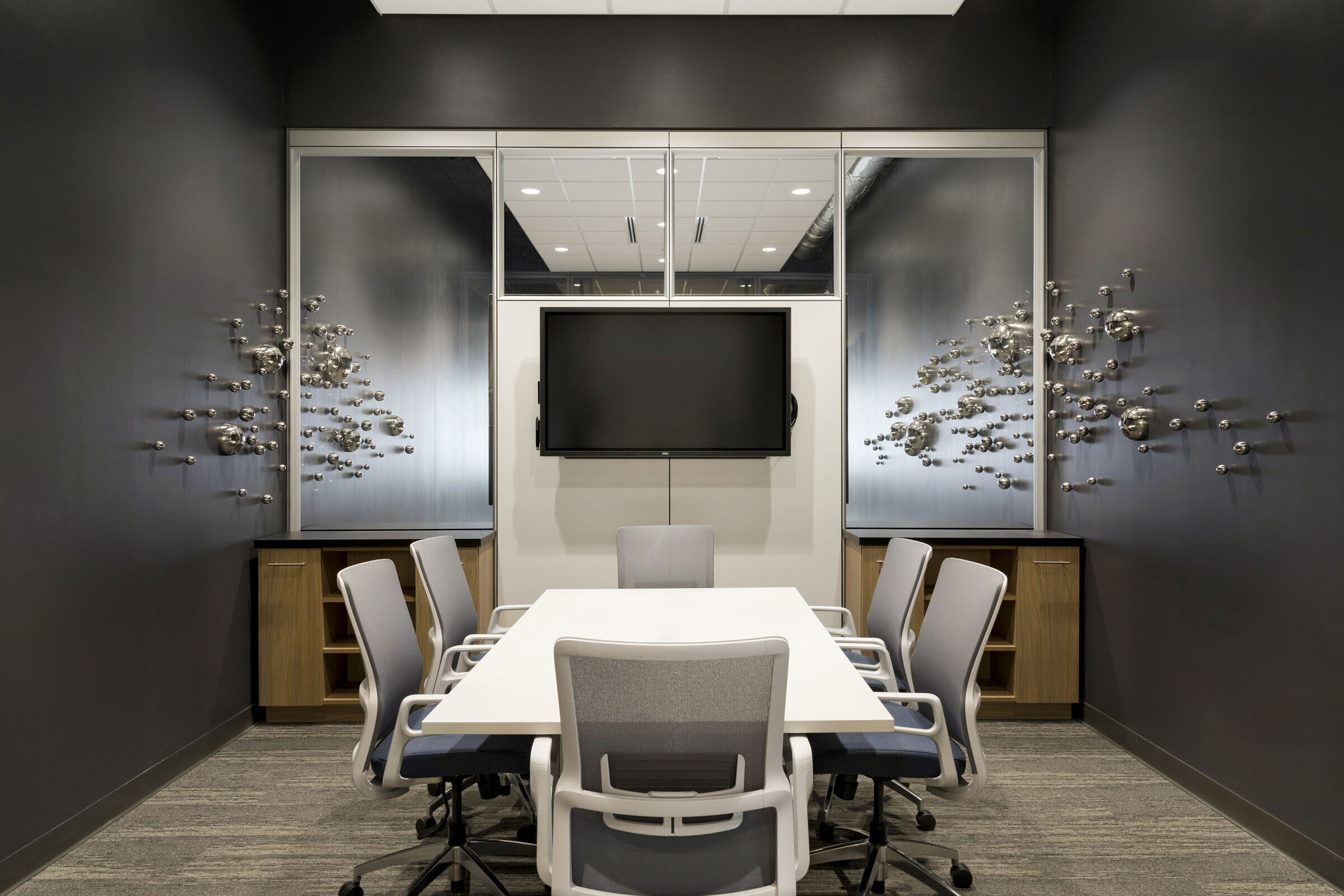 融入 HVAC 背景的活力办公空间-12