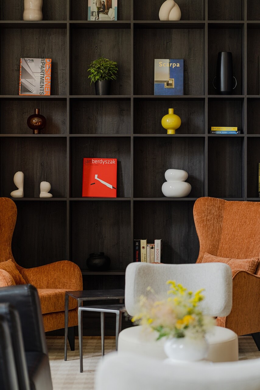 Warszawski hotel Ibis - wnętrza z motywem szachowych wątków - PLN Design-4