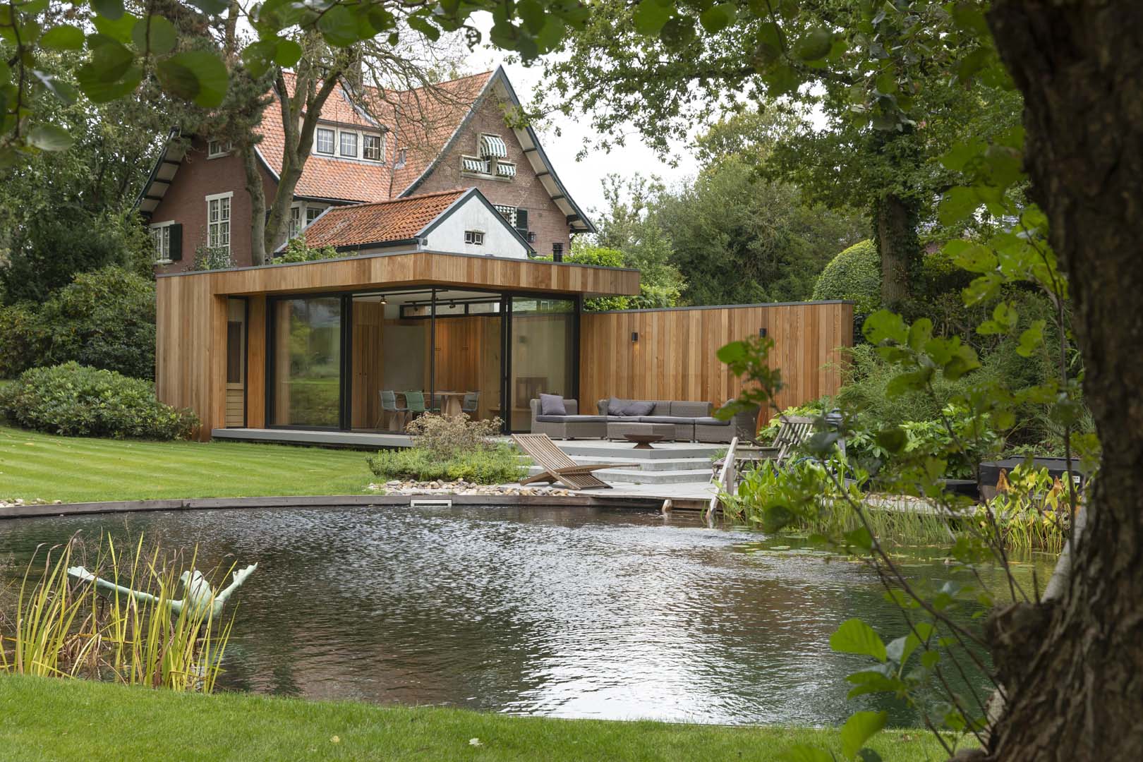 布瑟姆的新建木制花园小屋丨VOCUS-7