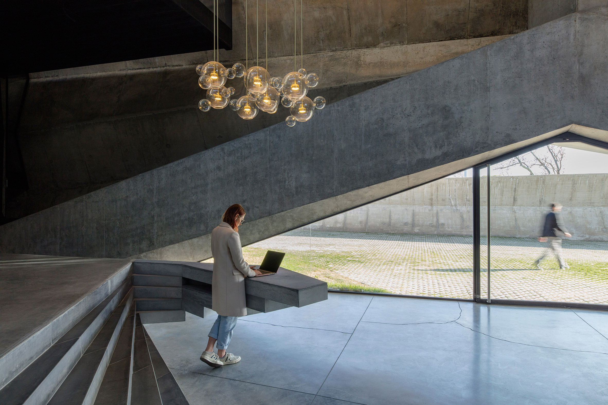 折纸混凝土打造的格鲁吉亚咖啡工厂-12