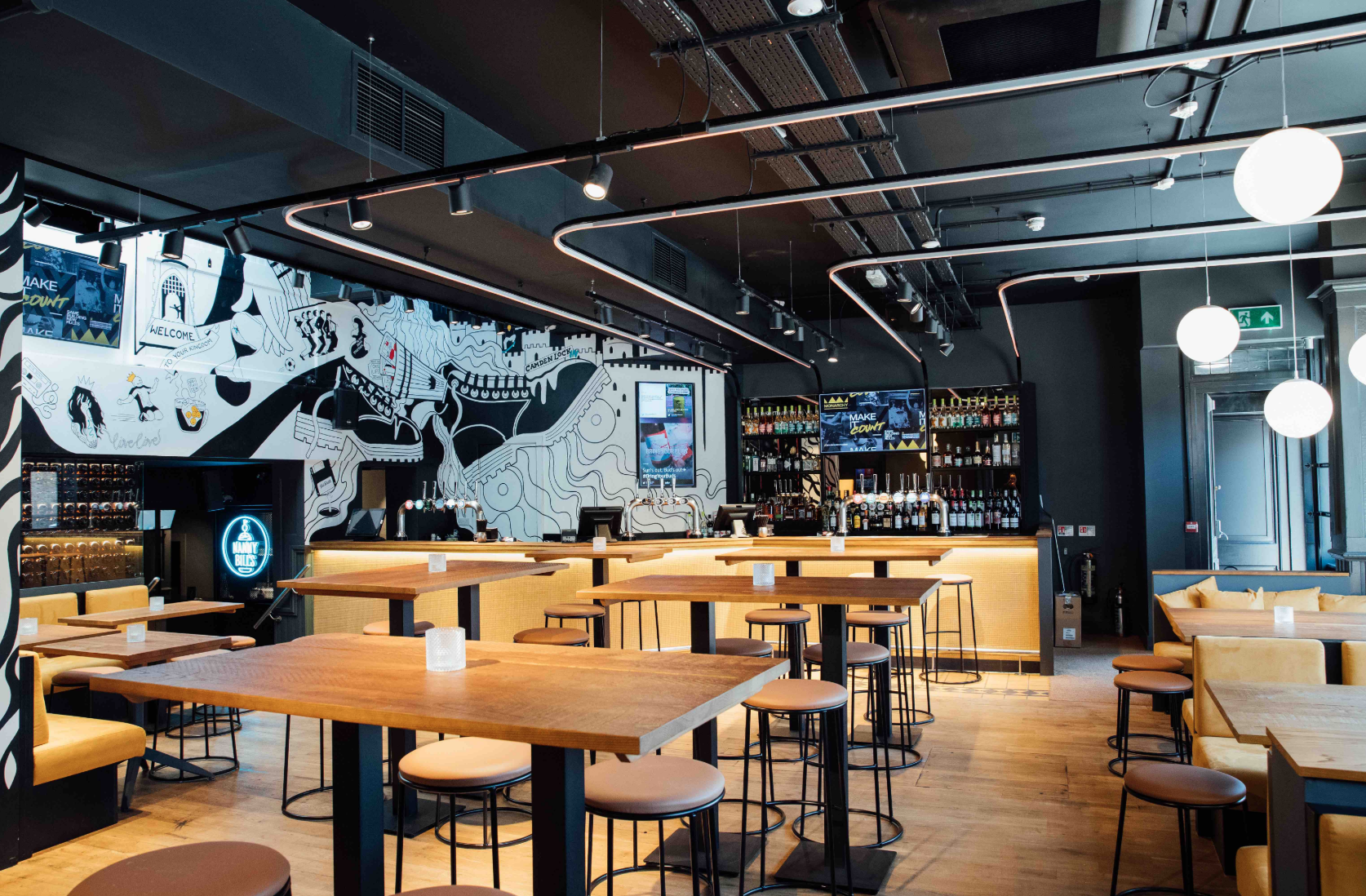 Camden Monarchy Pub · 后疫情时代的创新聚会空间丨英国伦敦丨YourStudio-0