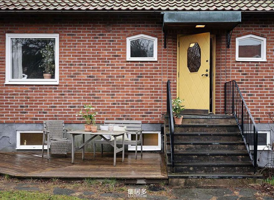 瑞典小屋复古壁纸与木墙设计-38