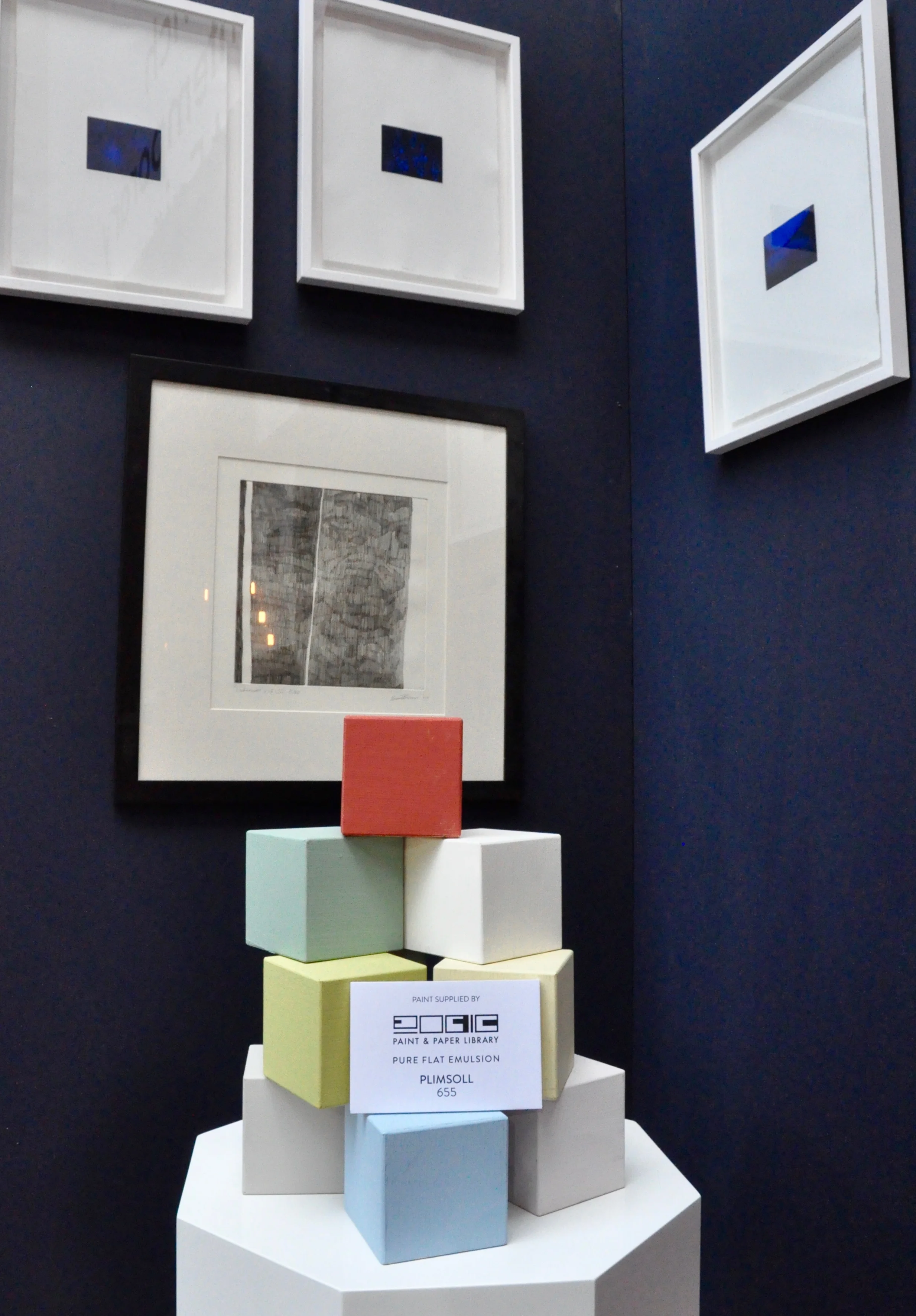 概念展示间；概念体验室 （注：概念展示间和概念体验室需根据实际使用场景二选一，若用于展示概念产品等，概念展示间更合适；若用于让客户体验概念产品等，概念体验室更合适 ） 

如果必须唯一且结合常见情况，这里给出：概念展示间 -15