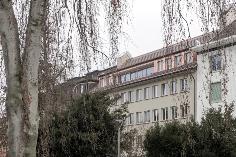 Andreas Marti & Partner Architekten AG丨Ausbau Dachgeschoss丨瑞士-0