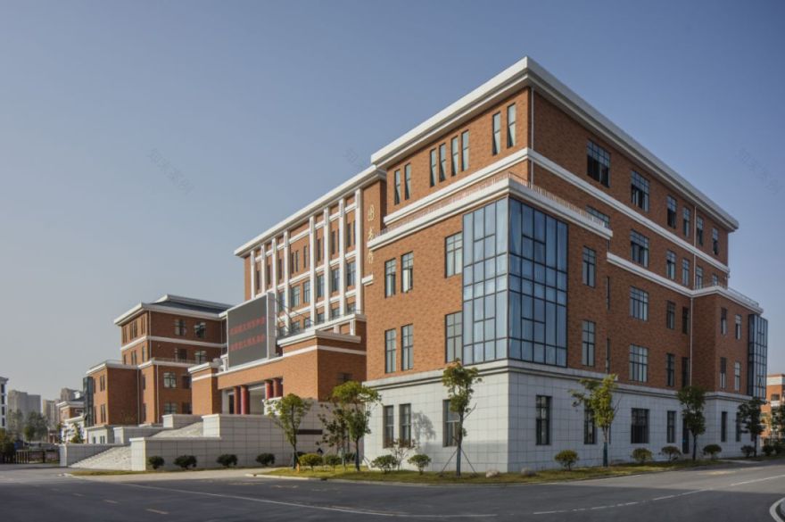 霍邱一中楚汉风新校区 | 两轴一心,江南水景校园-54