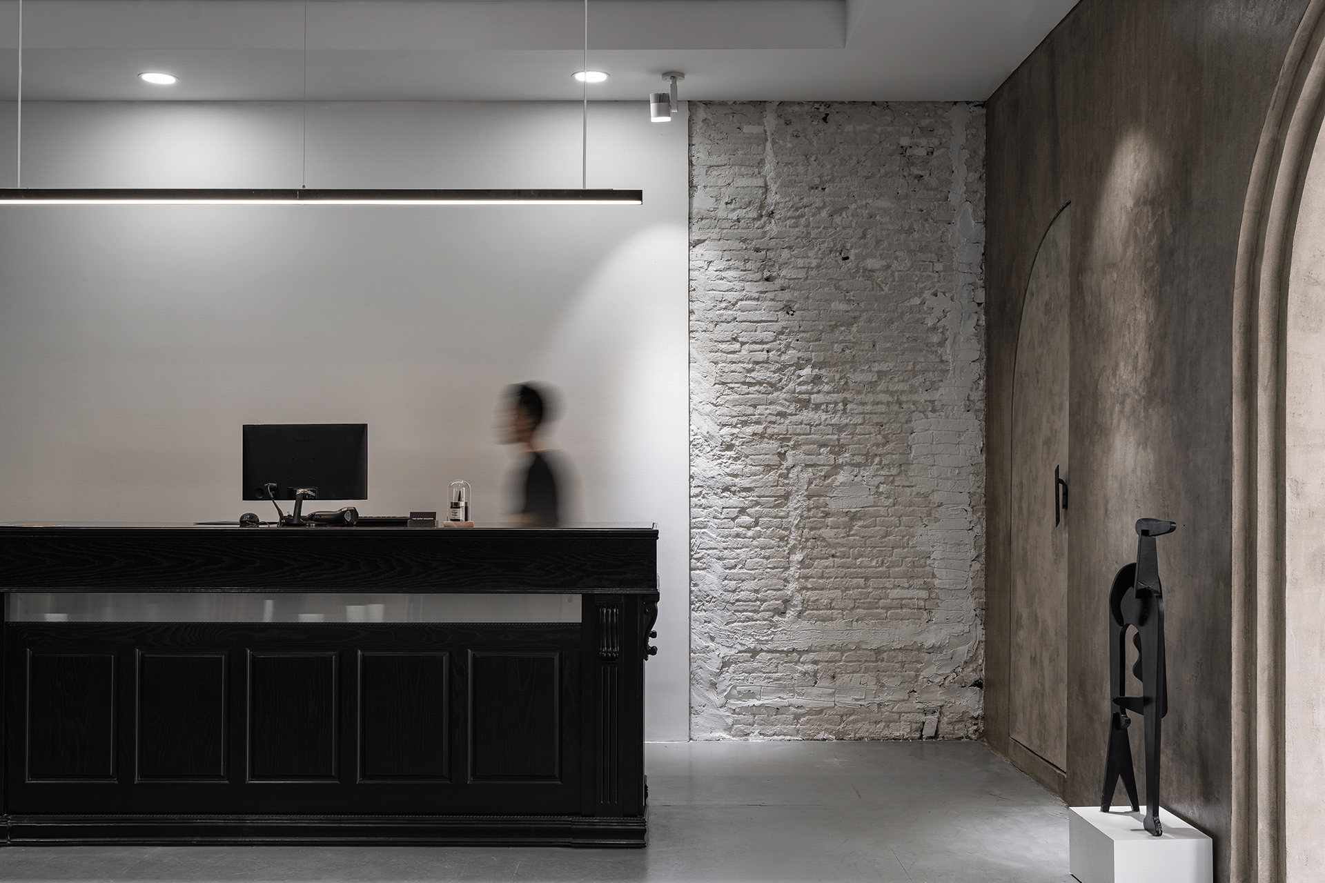 黑暗画廊丨越南河内丨Naki Wood Studio-23