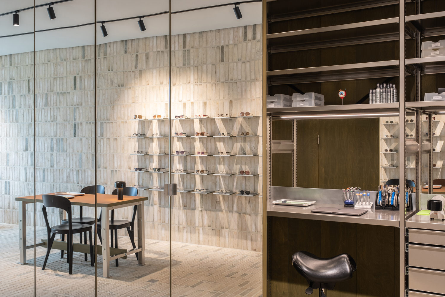 比利时 Optiek Hons 眼镜专卖店丨Zware Jongens-21