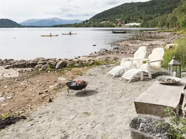 水边船屋的夏日客厅-9