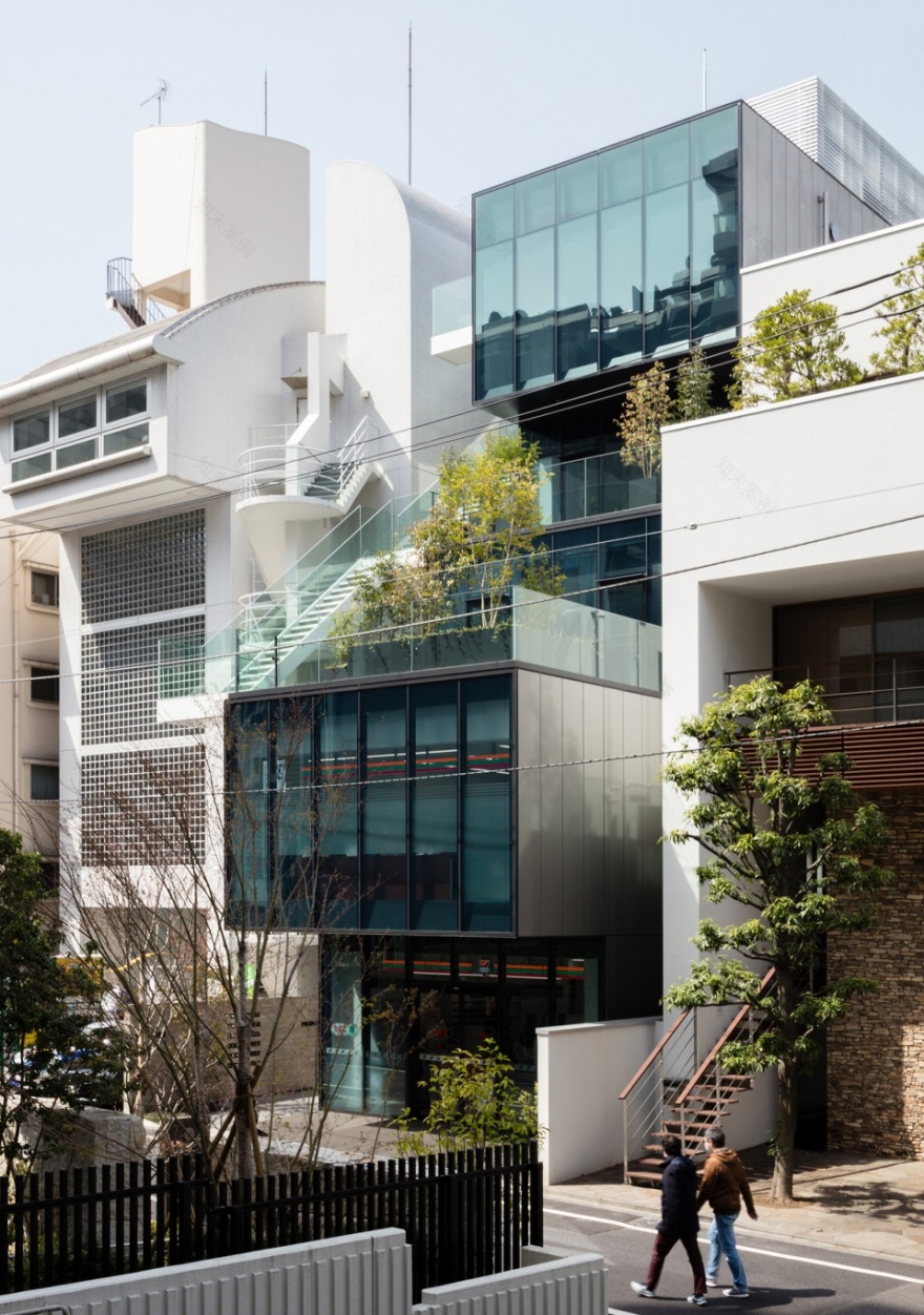 东京 ESCALIER 五番町办公楼 | 绿色阳台与城市景观相融-3