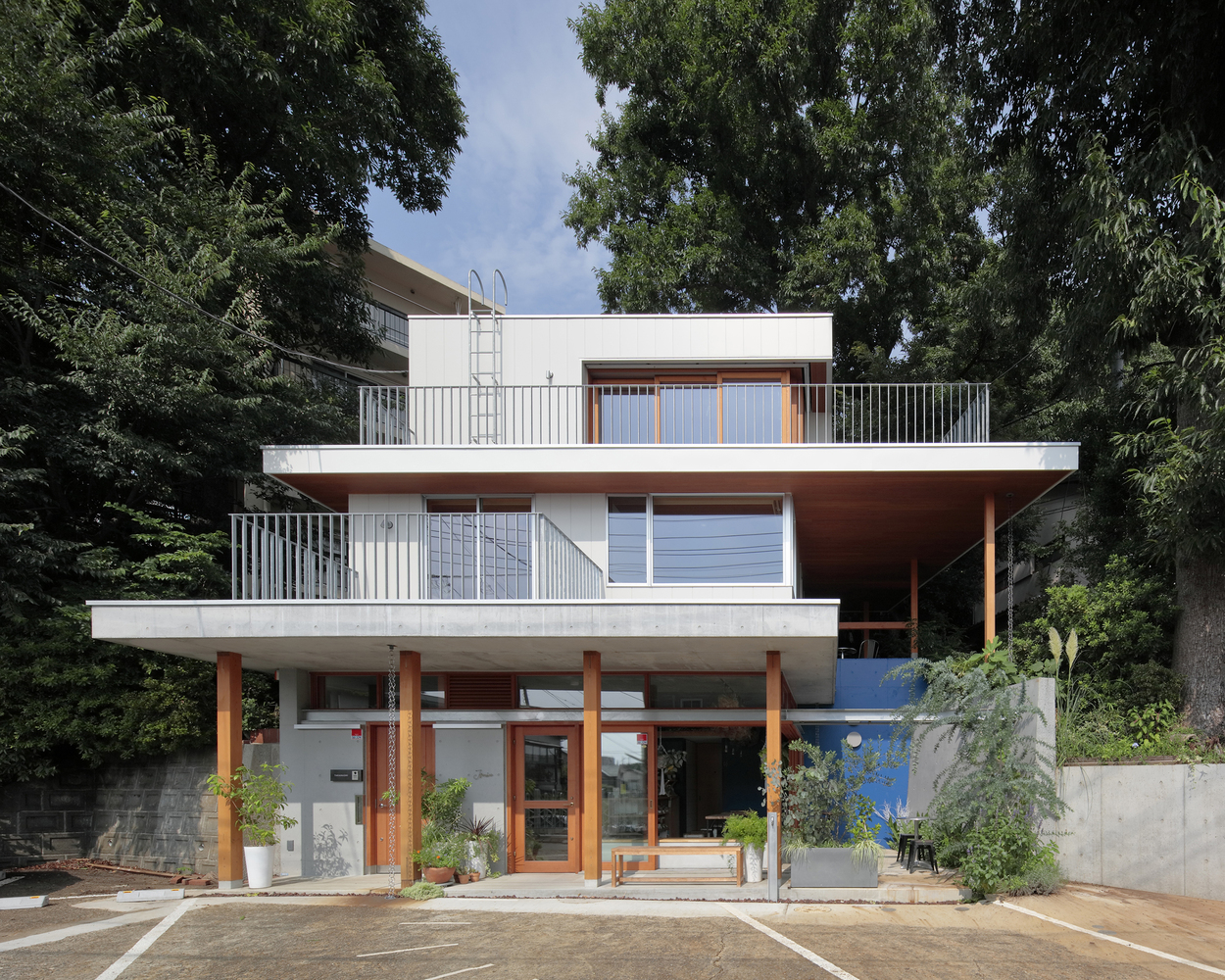 东京山景悬崖住宅与甜品店丨日本东京-0