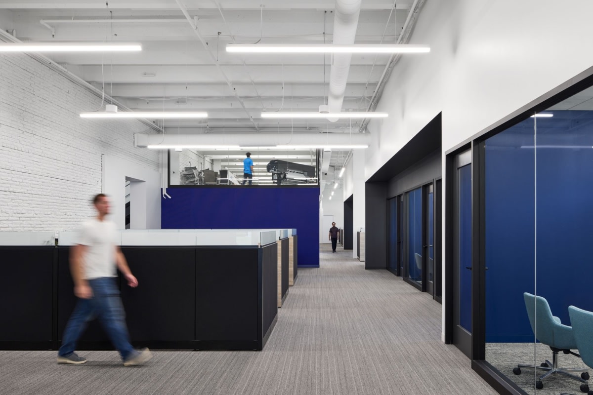 Front Row Sales and Marketing Offices by Studio BV-22